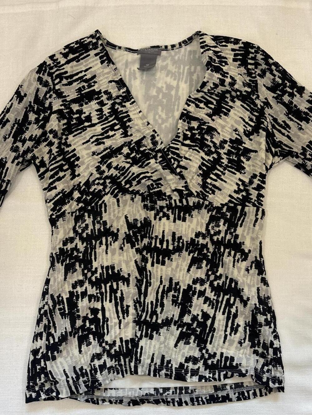 Ann Taylor Women's Black and Multi Blous